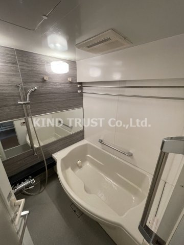 バス・シャワールーム　コンパクトで使いやすいお風呂です