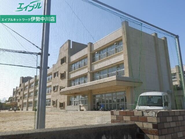 中学校　津市立橋南中学校（中学校）まで2177m