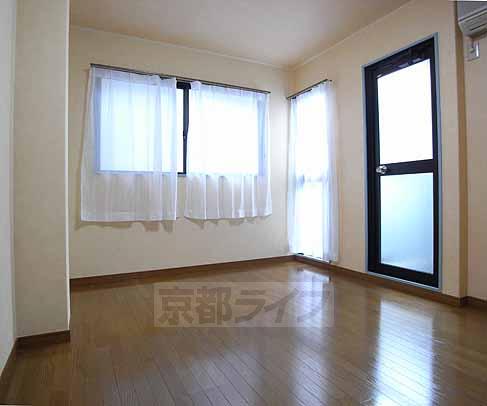 居室・リビング　綺麗な室内です。