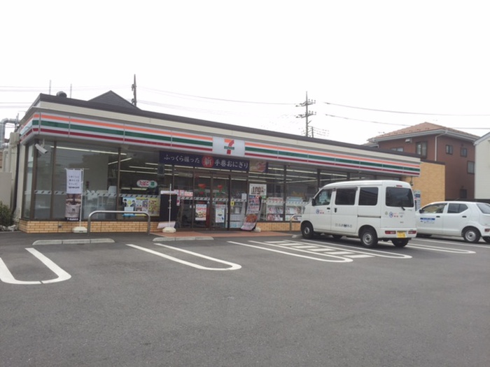 コンビニ　セブンイレブン鶴巻南４丁目店（コンビニ）まで123m