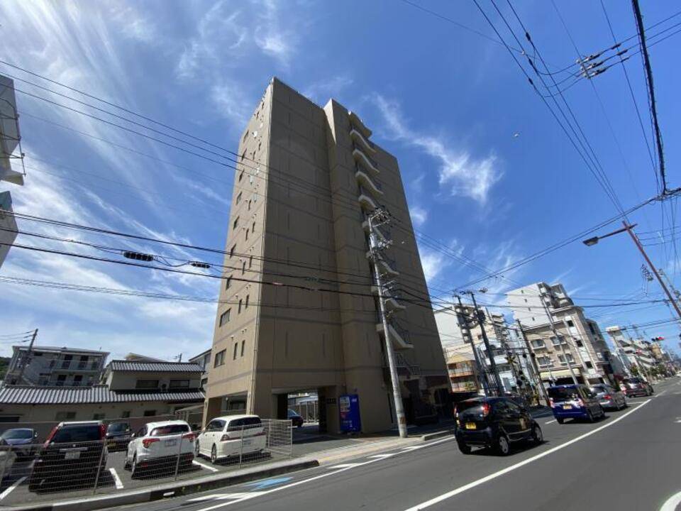 松山市高砂町のマンションの建物外観