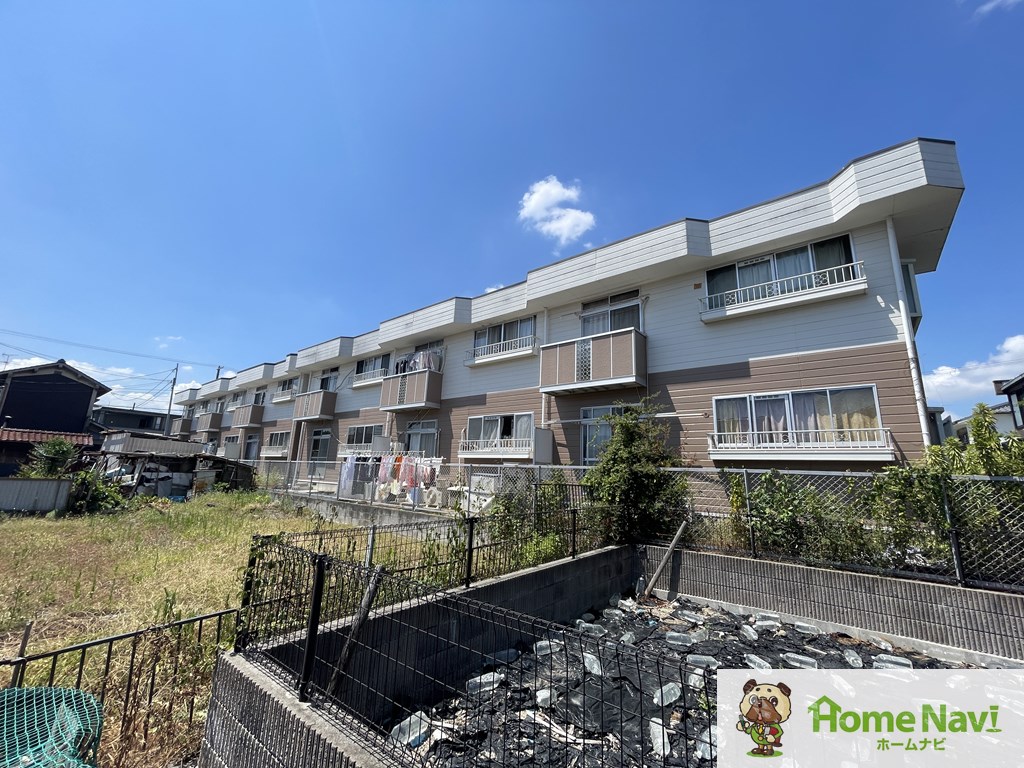 バルコニー　南向きで日当たり良好です。