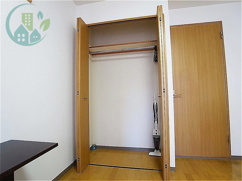 収納　ブロスコート六甲II(ネット無料、ペット相談可、小型犬、猫)