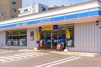 コンビニ　ローソン札幌本郷通七丁目店（コンビニ）まで105m