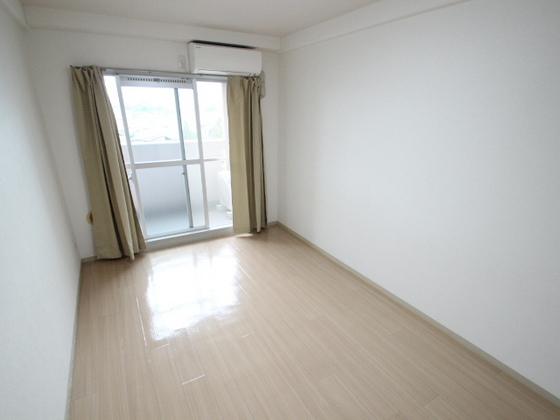 居室・リビング　※他部屋の写真です。