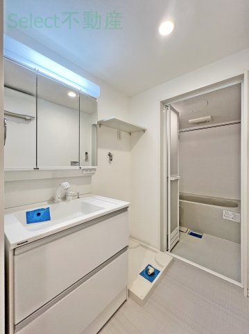 洗面設備　※反転写真