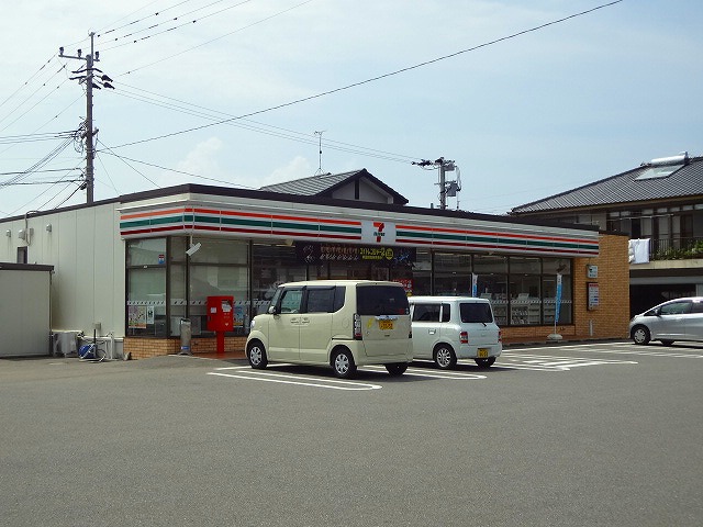 コンビニ　セブンイレブン大村竹松本町店（コンビニ）まで646m