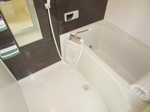 バス・シャワールーム　★鏡付お風呂★