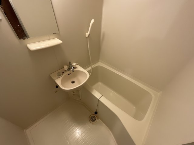 バス・シャワールーム　お風呂で日々の疲れを落としましょう