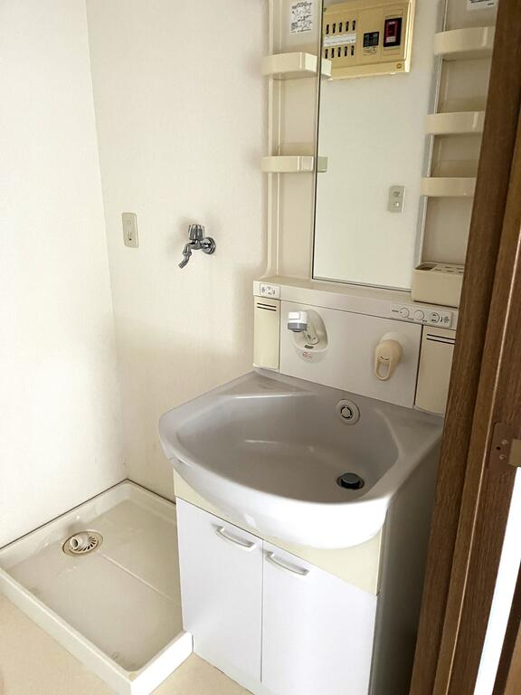 洗面設備　洗面化粧台・室内洗濯機置場