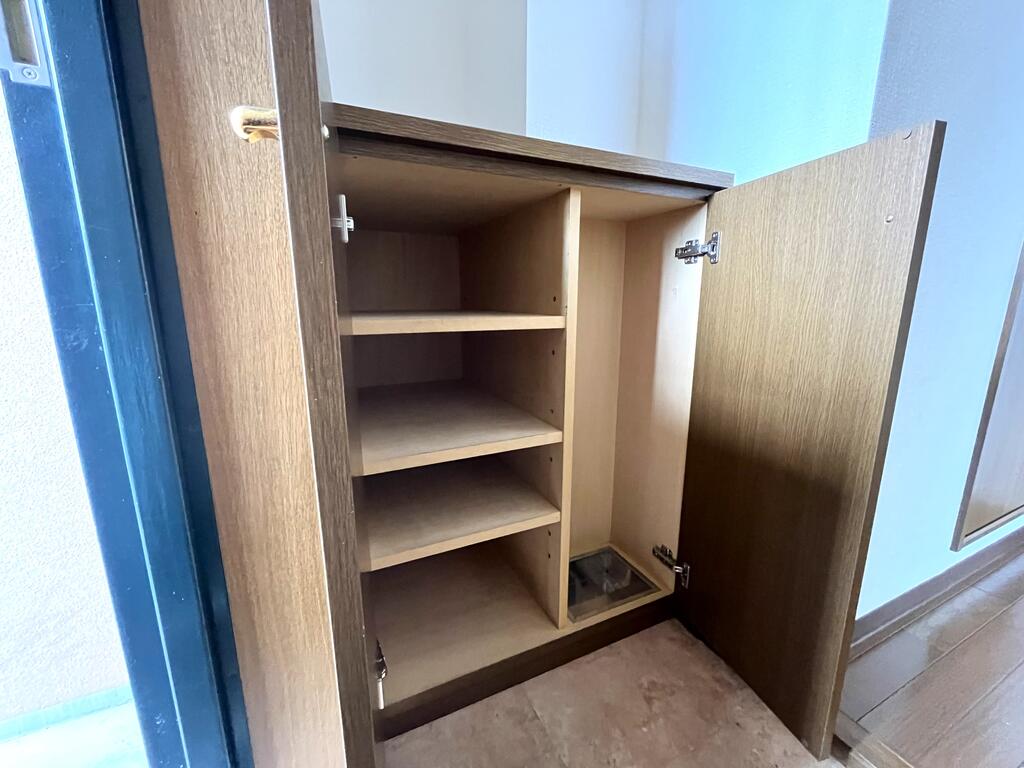 玄関　シューズボックス