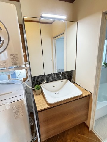 洗面設備　☆タッチレス水栓付洗面化粧台☆（1階）