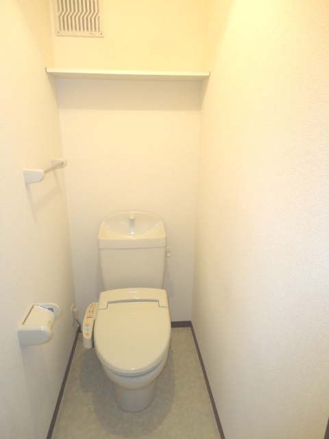 トイレ　コンパクトで使いやすいトイレです