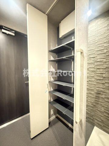 玄関　収納もある玄関です