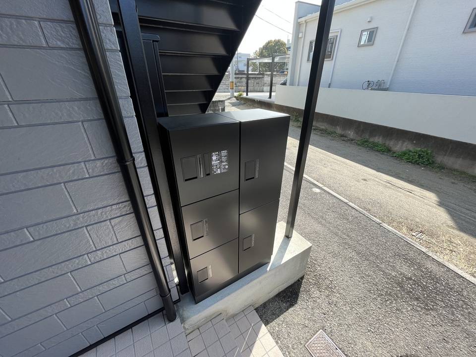エントランス　宅配ボックス