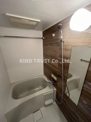 バス・シャワールーム　コンパクトで使いやすいお風呂です