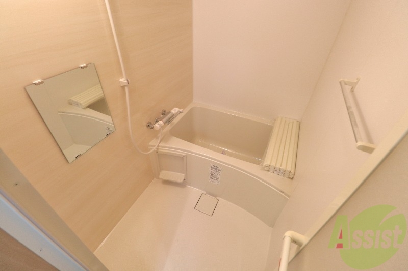 バス・シャワールーム　清潔感のある浴室