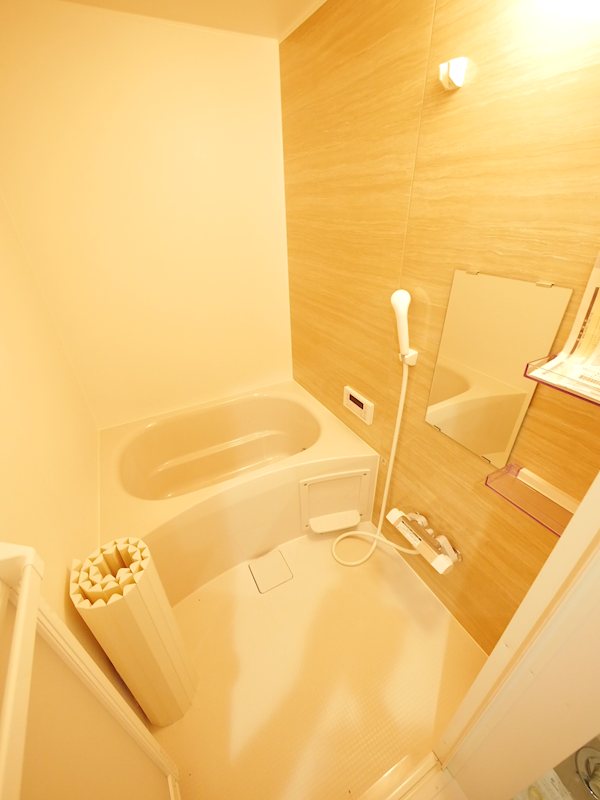 バス・シャワールーム　シャワー・追い焚き給湯