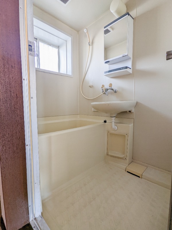 バス・シャワールーム　図面と現状に相違がある場合には現状を優先