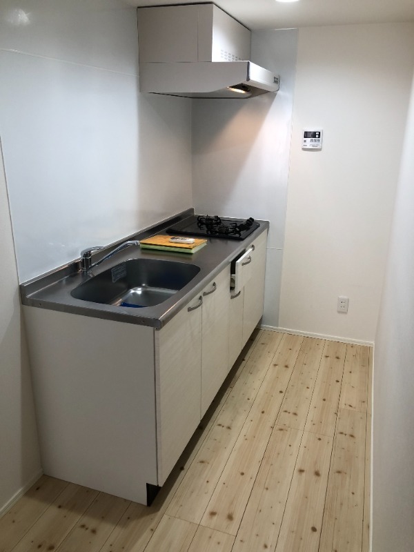 キッチン　同物件別部屋