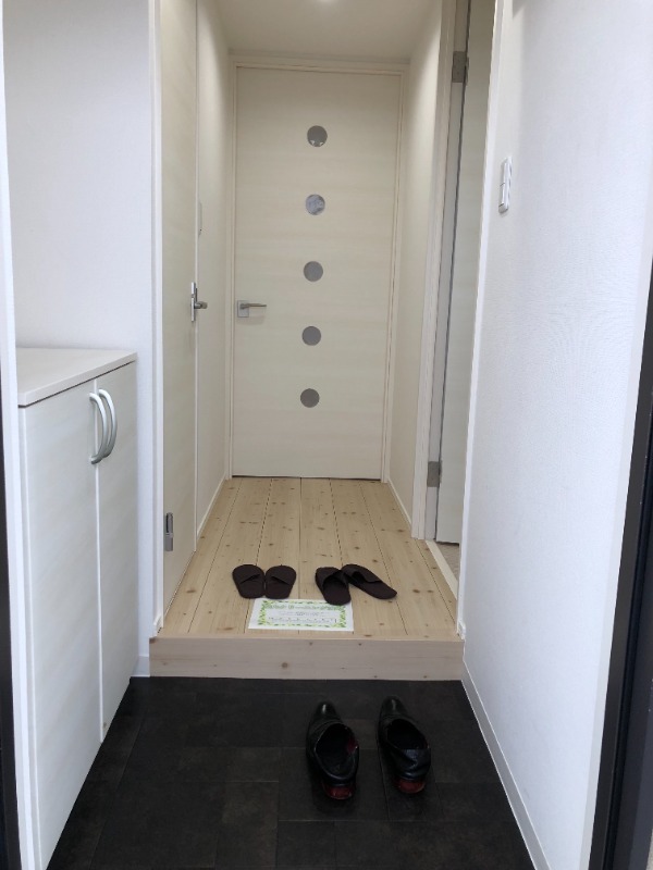 玄関　同物件別部屋