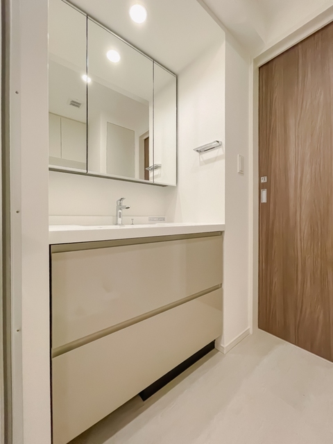 洗面設備　※写真は同タイプ住戸です。