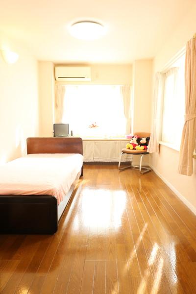 居室・リビング　別の部屋より