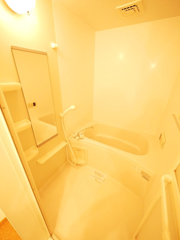 バス・シャワールーム　シャワー・追い焚き給湯