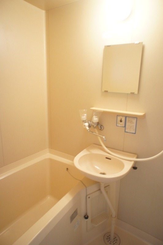 バス・シャワールーム　図面と現状に相違がある場合には現状を優先