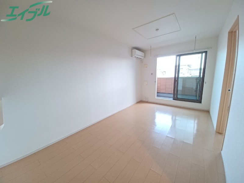 居室・リビング　同型参考写真