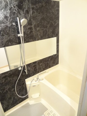 バス・シャワールーム　きれいなお風呂です