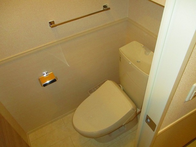 トイレ　温水洗浄暖房便座