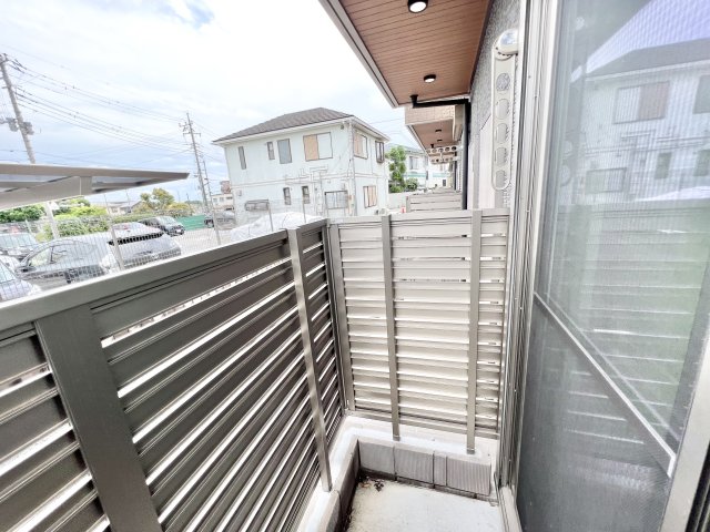 バルコニー　陽当たり良好なバルコニーです