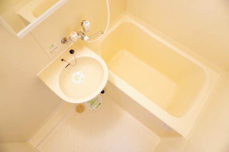 バス・シャワールーム　バス・トイレ独立設計で快適な毎日