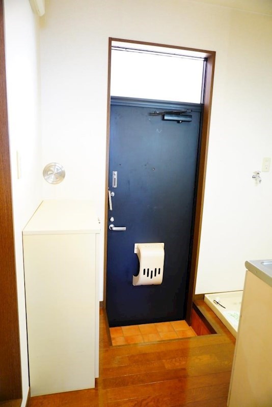 玄関　玄関収納あり