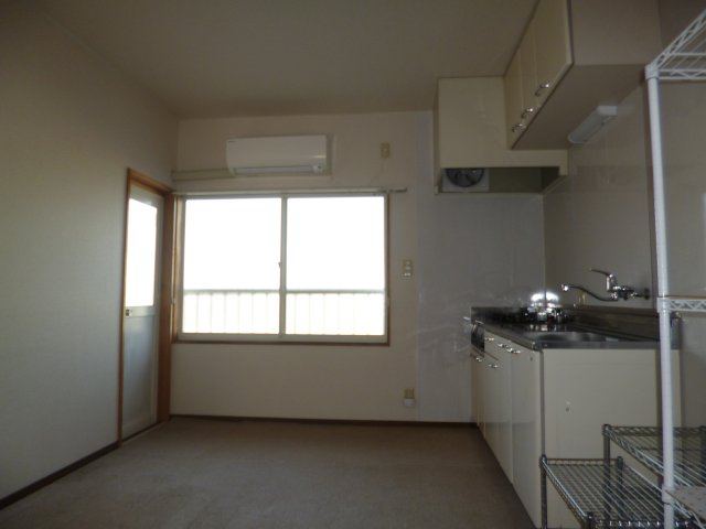 キッチン　ダイニングキッチン