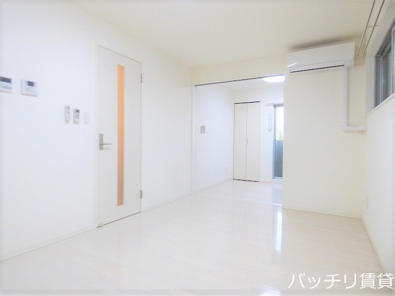 居室・リビング　同室タイプ掲載のため、現況を優先します。