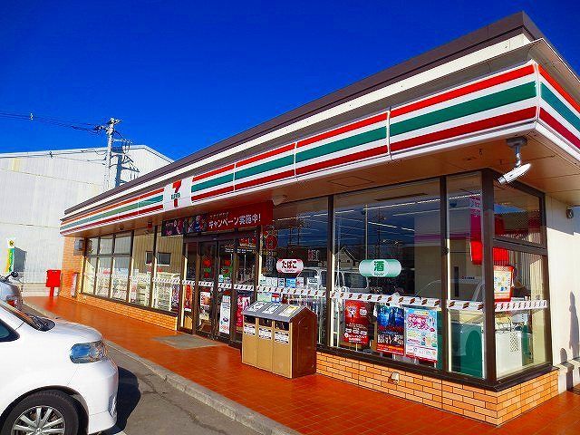 コンビニ　セブンイレブン（コンビニ）まで500m