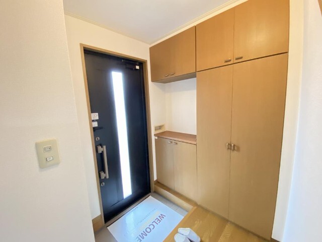 玄関　同物件別室のイメージ画像となります　反転した間取りとなります