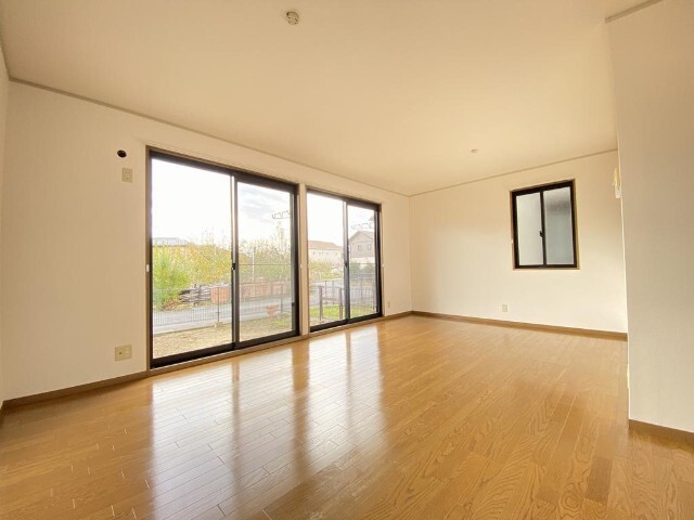 居室・リビング　同物件別室のイメージ画像となります　反転した間取りとなります