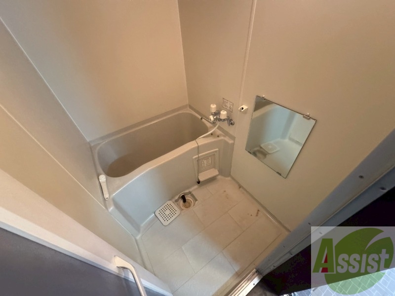 バス・シャワールーム　ユニットバスです。疲れを癒すのに欠かせませんね！