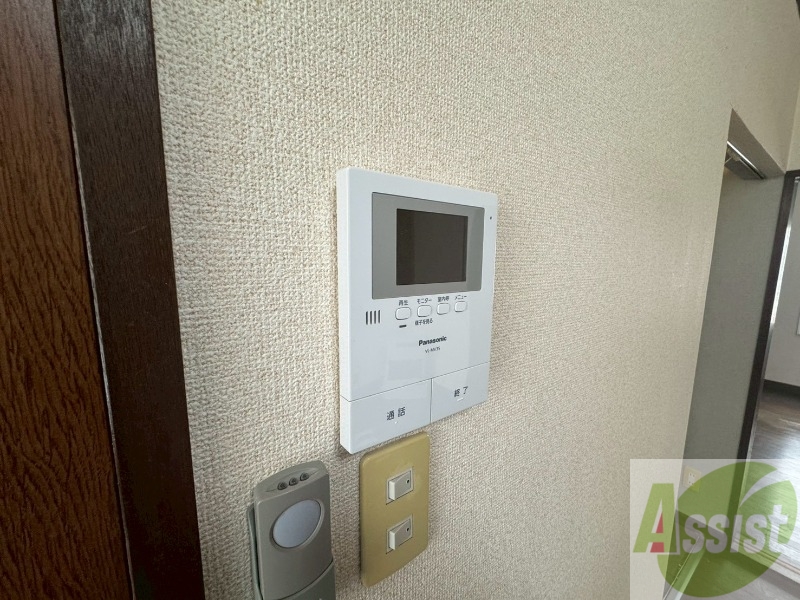 セキュリティ　ＴＶモニター付インターホンです。来客者の顔が見えるので安心！