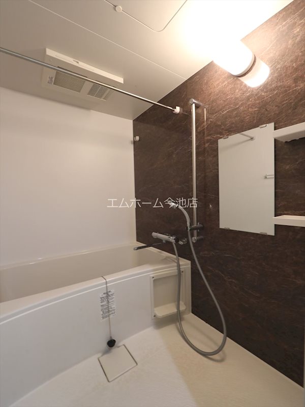 バス・シャワールーム　浴室暖房乾燥機能付バス