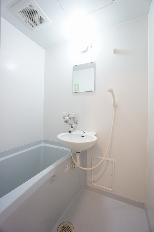 バス・シャワールーム　※同建物他部屋になります。現状優先です。