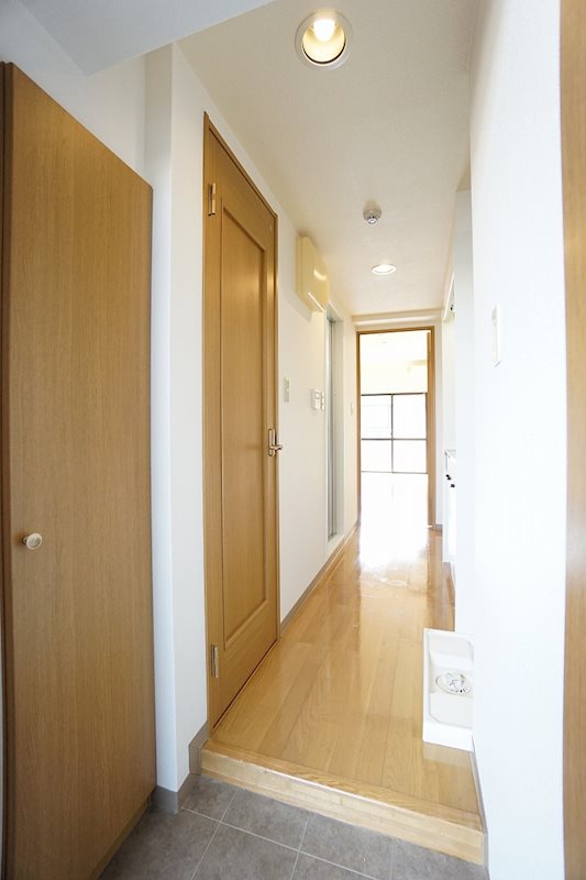 玄関　※同建物他部屋になります。現状優先です。