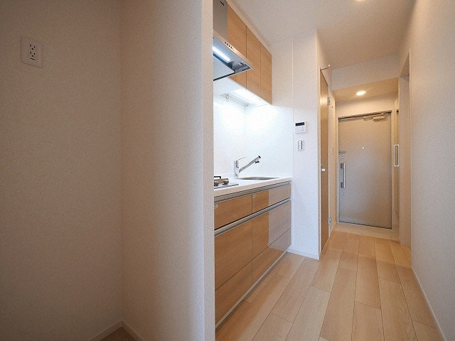 キッチン　(参考)同マンション反転間取り他部屋の写真