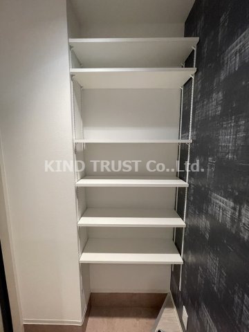 玄関　収納もある玄関です