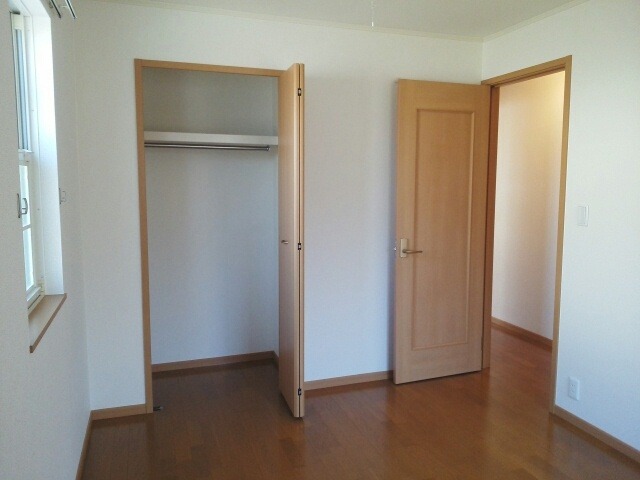 収納　明るいお部屋です！