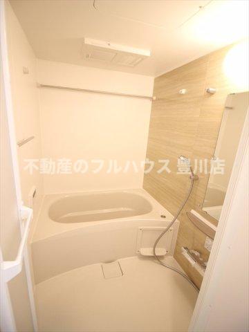 バス・シャワールーム　写真は同型タイプ別物件