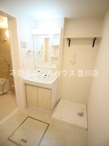 洗面設備　写真は同型タイプ別物件
